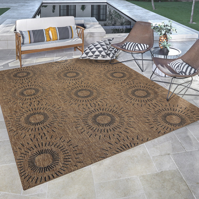 Savara Holdenville Chestnut Brown Ivory Cream Global Sunburst Indoor/ Outdoor Polypropylene Flatweave Area Rug