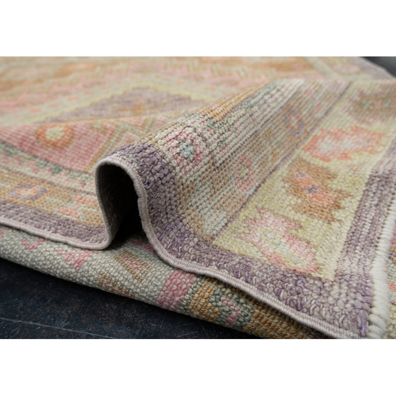 Tashaya Hand Knotted Wool Area Rug in Gray