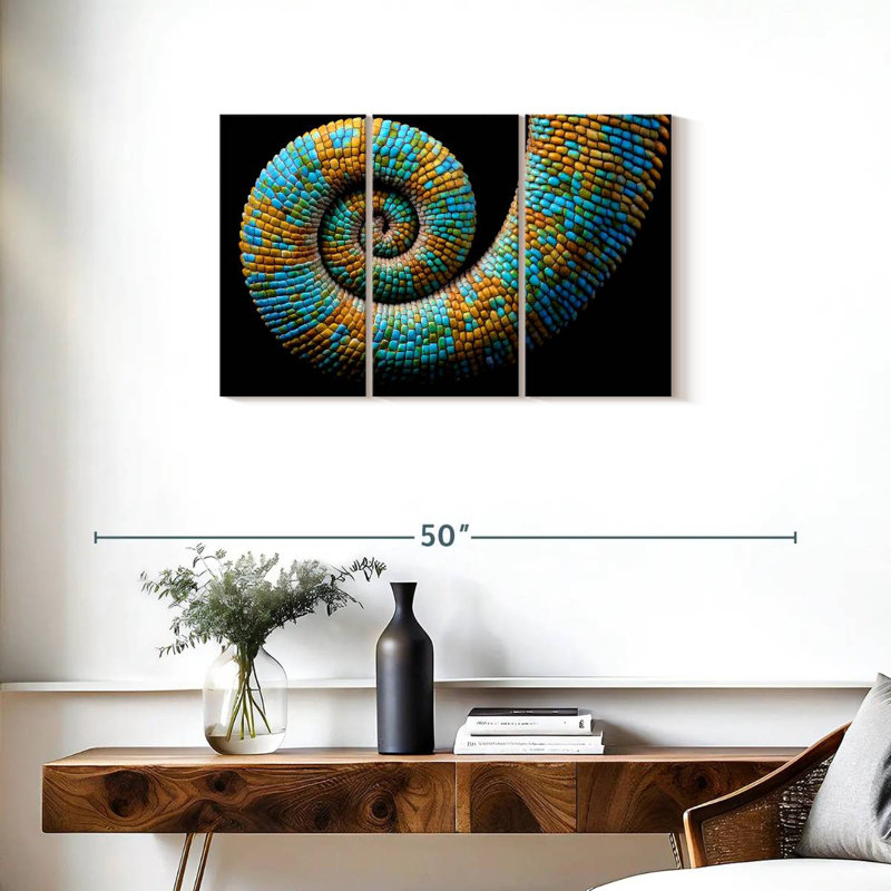Brampt Curled Chameleon, 20" H x 33" W