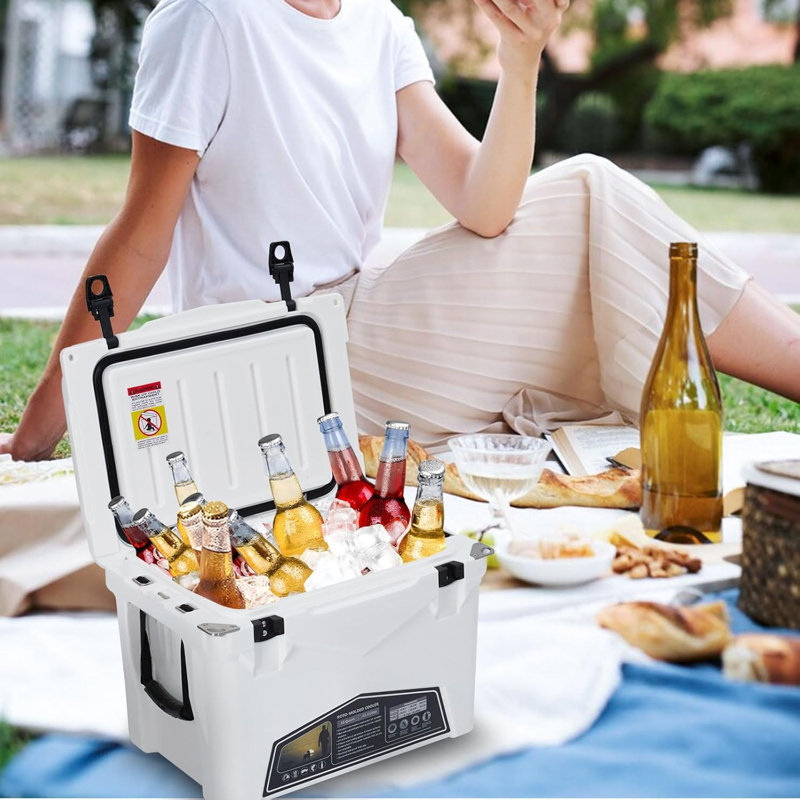 Dakota Fields 35L Handheld Cooler, White
