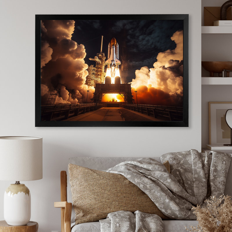 Space Shuttle Captivating Night Launch I - Space Shuttle Wall Decor, Cadre simple noir, H 24 po x l 32 po x P 1 po