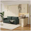 Grand lit escamotable mural avec rangement hydraulique, canapé intégré, tablettes et tiroirs de rangement, chargement DEL / USB, panneau crème avec canapé vert