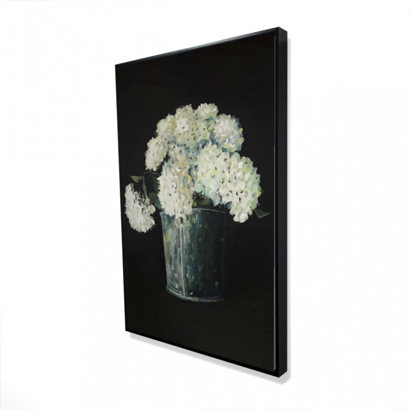 " White Hydrangea Flowers "