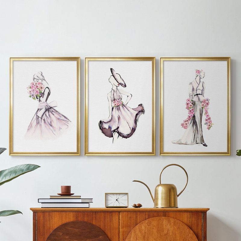 Strike A Pose I - Toile tendue avec châssis sur mesure - 3 pièces, H 15 po x l 19 po, Doré