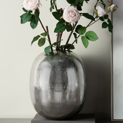 Stylish Silver Streak Aluminum Vase, Lightweight and Durable for Modern Decor