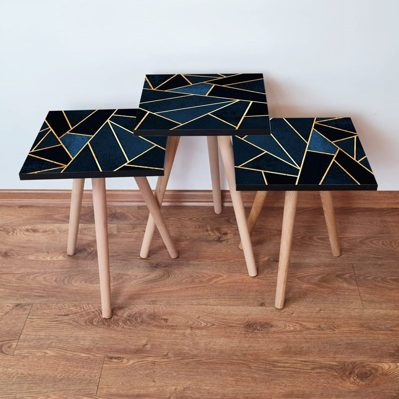 Ensemble de 3 tables gigognes modernes (bleu marine et noir avec accents dorés) - 100% panneau de fibres à densité moyenne avec pieds en bois de hêtre, conception géométrique élégante, parfaite pour le bureau à domicile et le salon