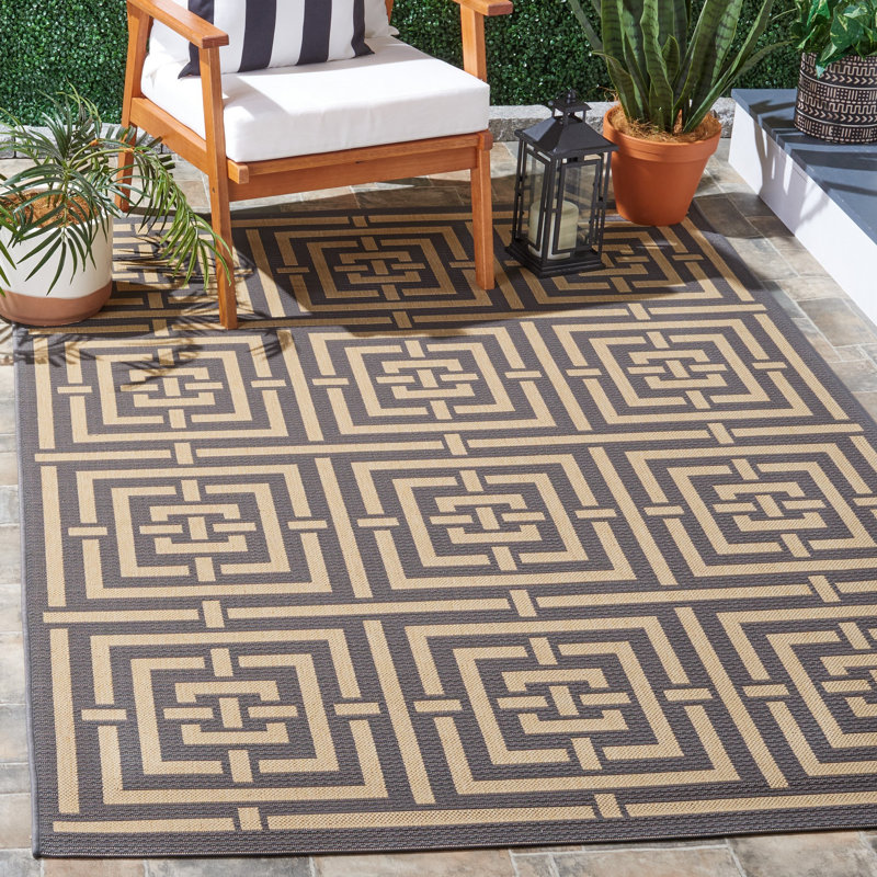 Arneshia Geometric Grey/Cream Indoor/Outdoor Area Rug, Rectangle 5'3" x 7'7"