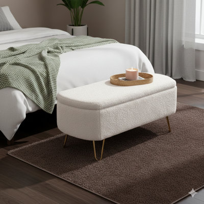 Banc de rangement rembourré en fausse fourrure ivoire blanc avec pieds dorés, banc d'entrée moderne avec rembourrage pour le salon et la chambre à coucher