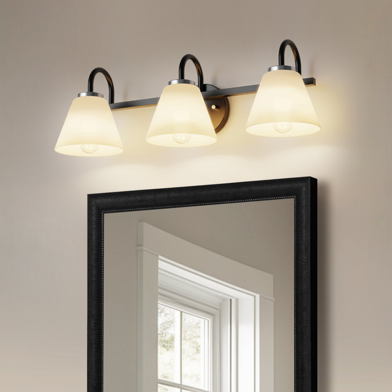Luminaire contemporain à 3 lumières avec abat-jour en verre lait Charboneau