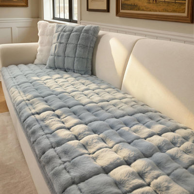 Couch Cover for Pets Plush, Non Slip Cozy Sofa Cover Pet Friendly, Soft Thick Fuzzy Sofa Slipcovers for 3 Cushions Washable Couch Sofa Funiture Protec