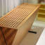 Console en bois naturel à motif de treillis triangulaire-544006639
