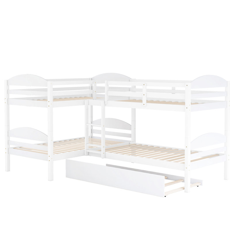 Lit simple superposé en forme de L blanc avec lit gigogne, fabrication robuste, pouvant accueillir plusieurs personnes. Cadre en bois massif. Polyvalent pour les chambres d'amis. 6 ans et plus recommandé. Pas de sommier tapissier.