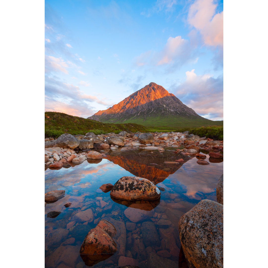 Buachaille Etive Mor von Empato - Kunstdrucke auf Leinwand