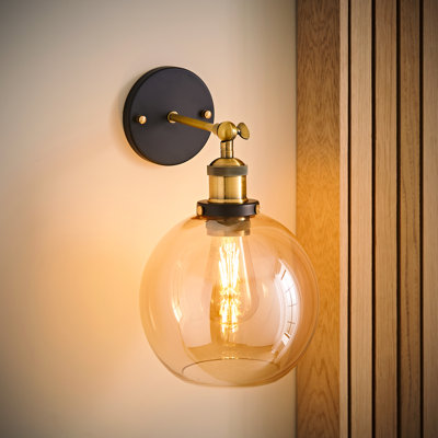 Lila Armed Sconce