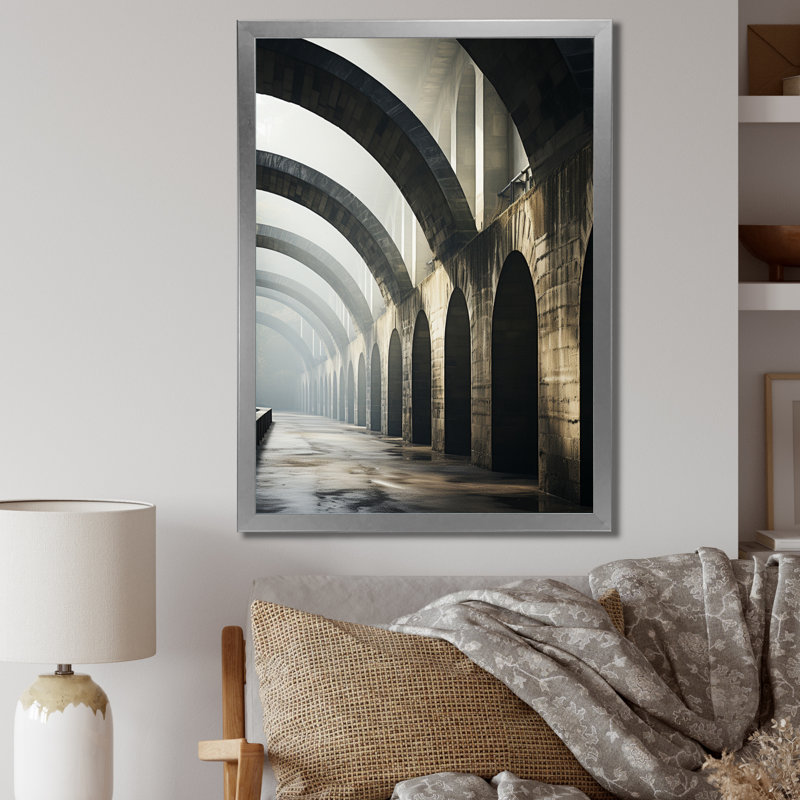 Klarita Beige Bridge Majestic Arch Graphite, H 32 po x l 16 po x P 1 po, Cadre photo argenté