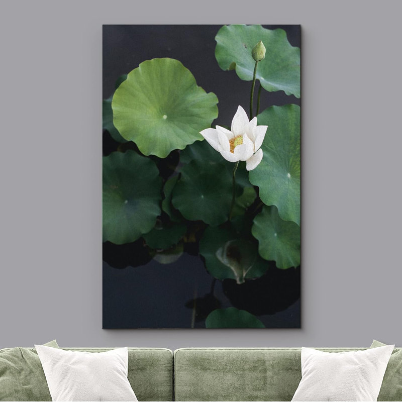 «White Water Lily Floral», reproduction sur toile tendue, H 36 po x l 24 po x P 1,5 po