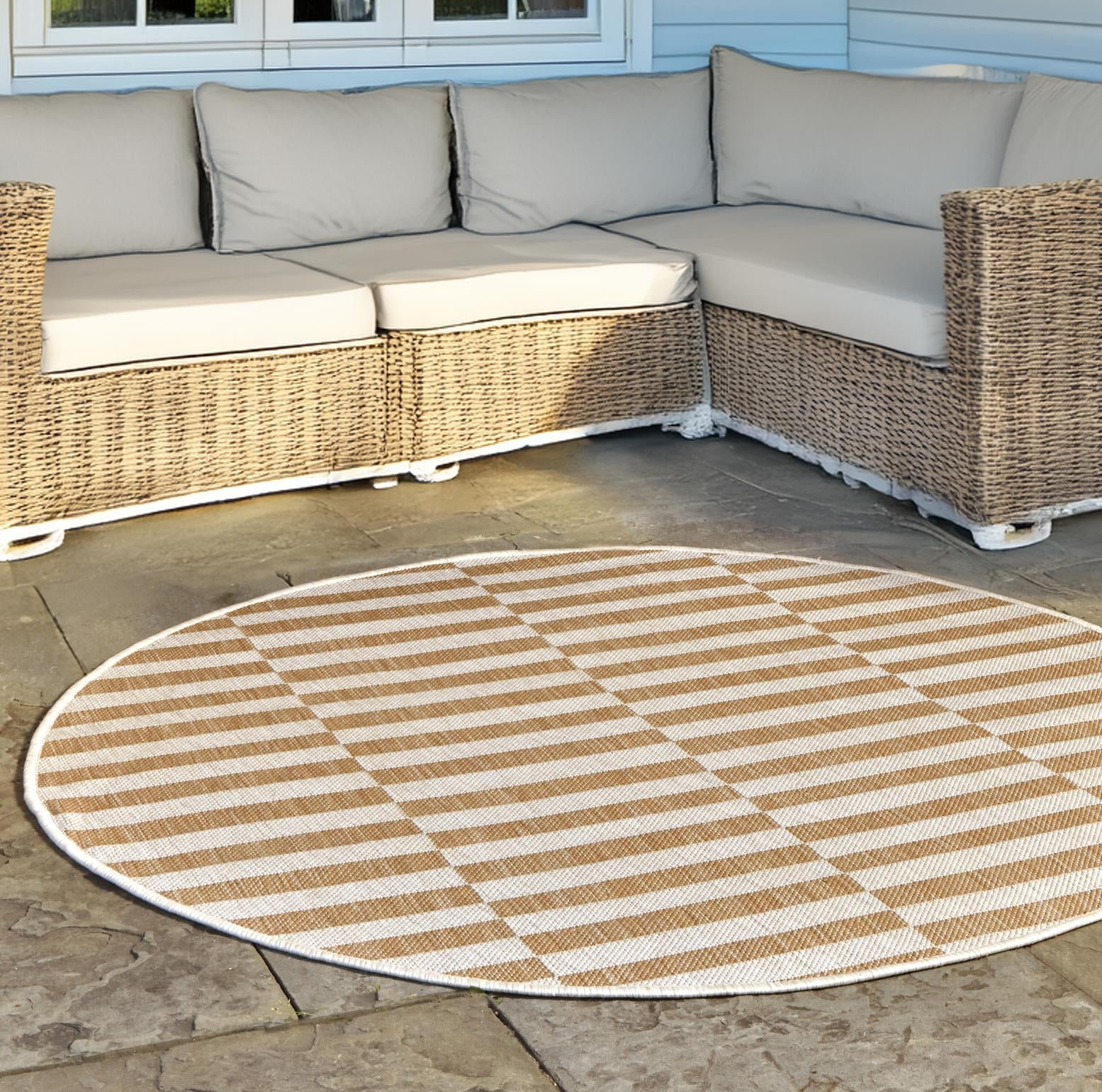 Robinson Brown Indoor/Outdoor Rug, Round 7'10"