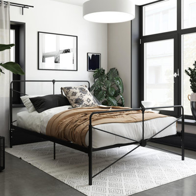 Chorio Metal Bed