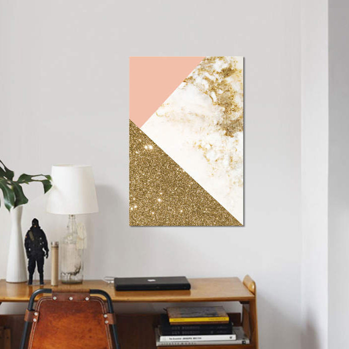 «Gold Marble Collage» par Emanuela Carratoni, reproduction sur toile tendue, H 26 po x l 18 po x P 1,5 po, Toile tendue