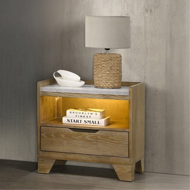 Armoire de chevet au fini brun, 1 tiroir, conduit, ports et tablette ouverte de style transitionnel
