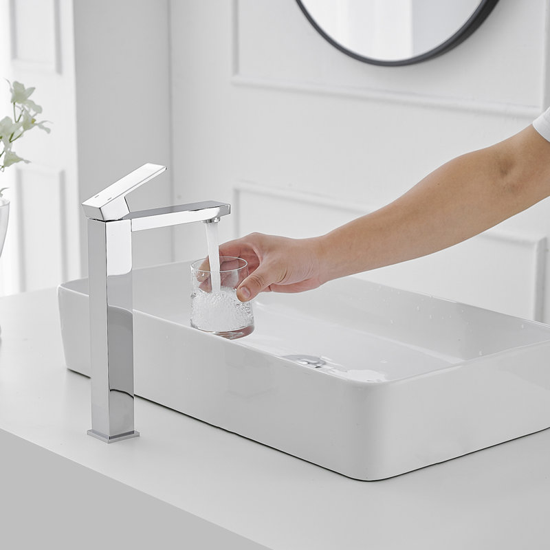 Polished Chrome Single-Handle Low-Arc Bathroom Faucet