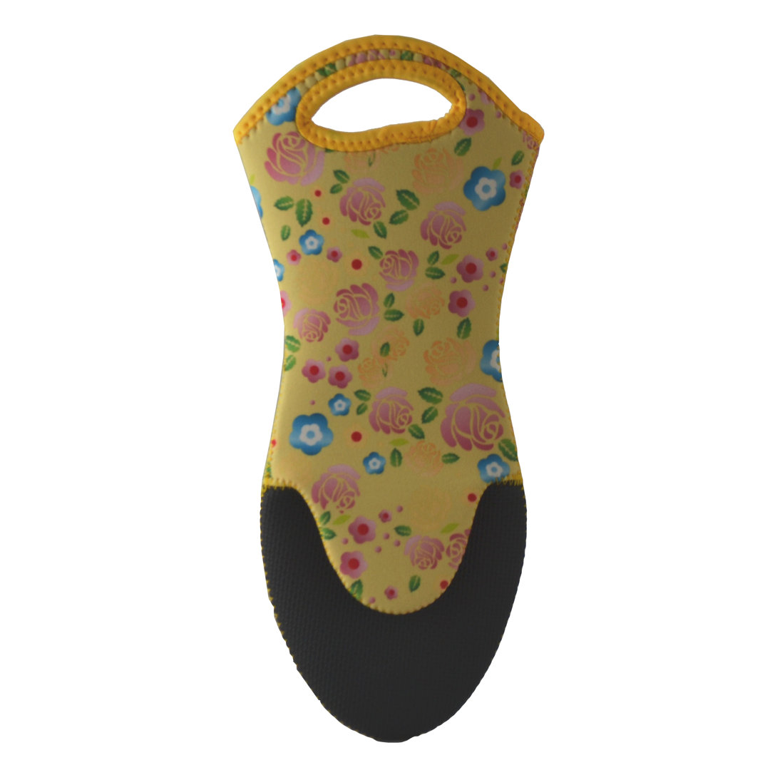 Three Star Im/Ex Inc. Floral Oven Mitt Three Star Im/Ex Inc.