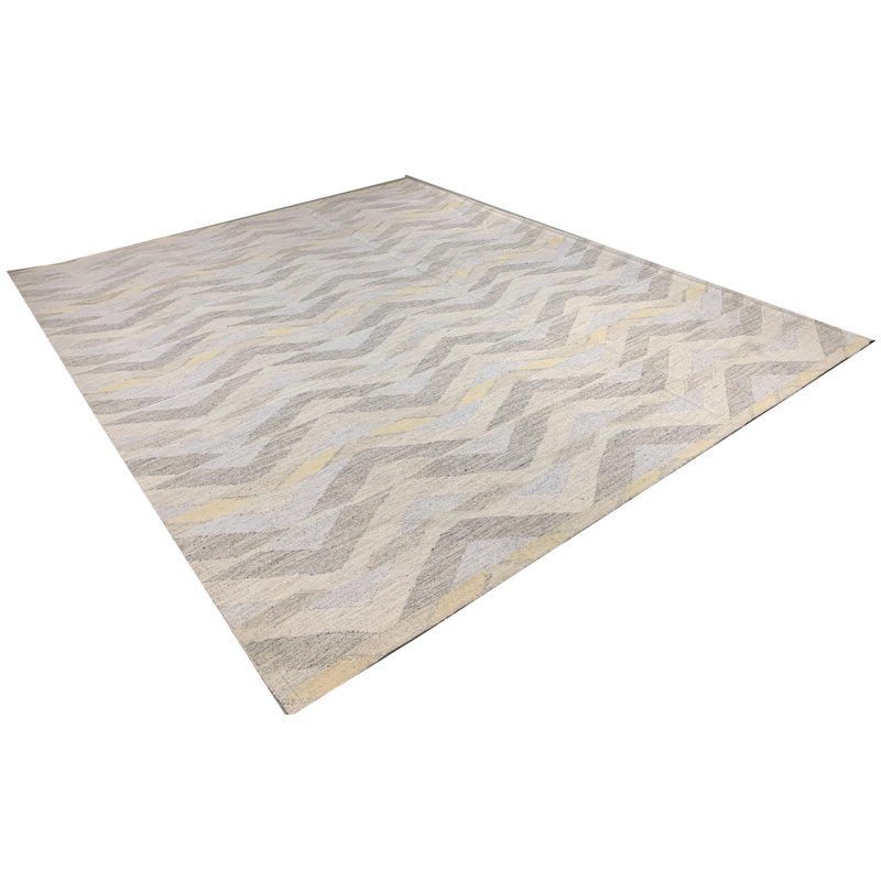 Chevron Area Rug in Ivory/Oatmeal