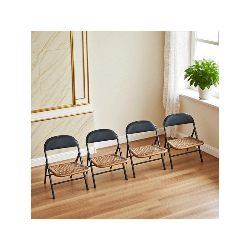 Ensemble de 4 chaises en rotin