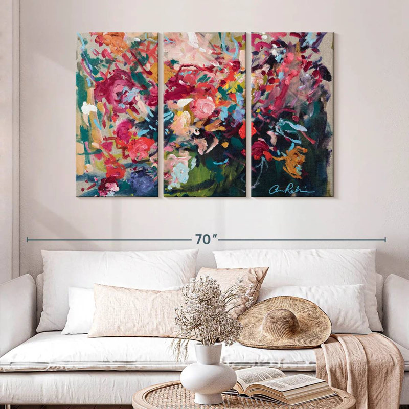 Avery The Wedding Planner, 32" H x 50" W