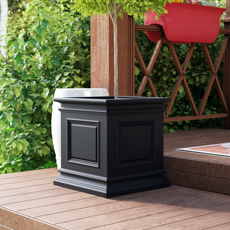 Takeia Square Planter Box, Black