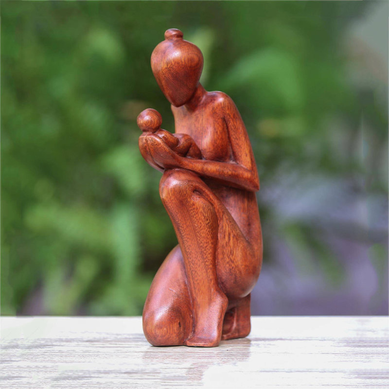 Figurine en bois Newborn Wonder