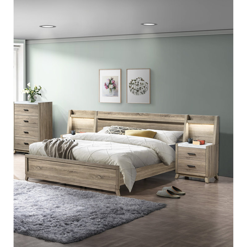 Lit grand format artisanal avec finition en bois naturel, cadre de tête de lit en bois rustique et subtil pour la décoration de la chambre à coucher