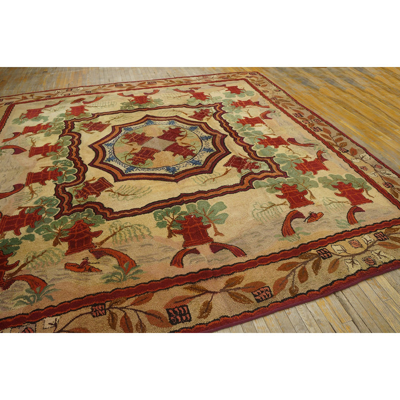 Tapis chinois antique de forme carrée ivoire antique