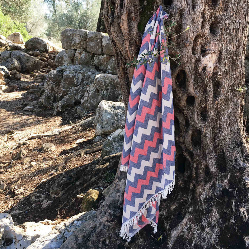 Serviette de plage 100% coton Premium Fouta, 35,4 x 67,0 pouces | Hautement absorbant, doux et léger, 7,5 oz / pied carré | Lavable à la machine, couleur rouge vif | Parfait pour la plage, la piscine et le spa