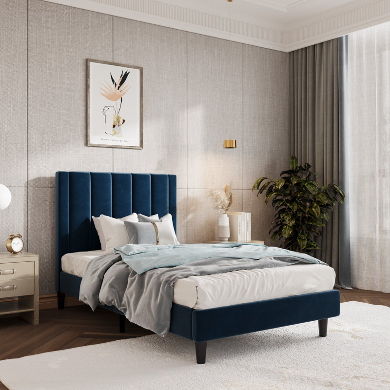 Lit plateforme tapissier avec velours et tête de lit rayée Stauton, Lit simple, Bleu