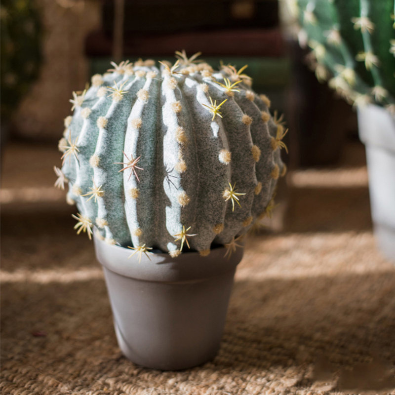 Cactus artificiel dans un pot, H 9,2 po x l 7,1 po x P 7,1 po