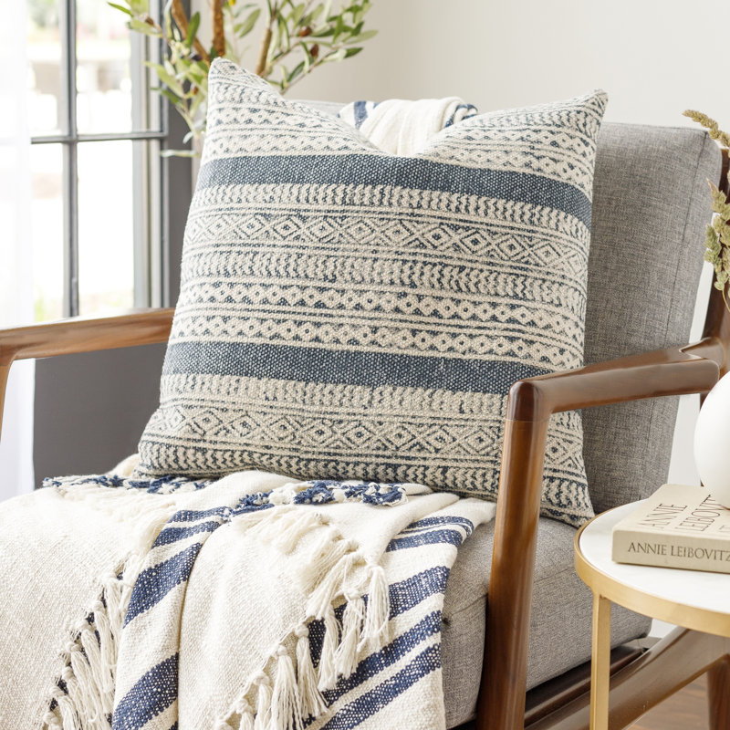 Oreiller carré en coton Zetta, 20 po x 20 po, Housse de coussin seulement - sans coussin, Beige / denim