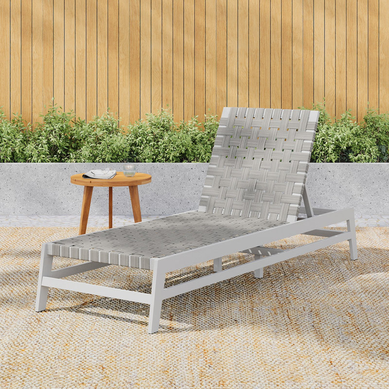 Outdoor Rope Chaise Lounge, Light Gray  Cushion/Gray Frame