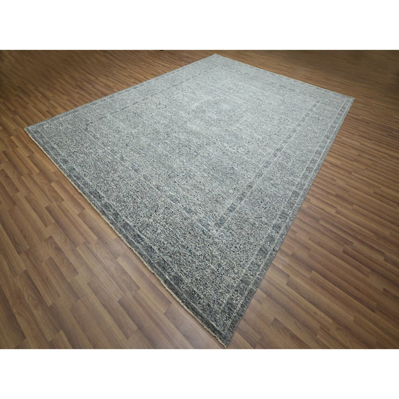 Tapis oriental gris clair en laine pure 9 pi 2 po x 12 pi 1 po, motif pré-historique du 14e siècle, teintes naturelles, noué à la main