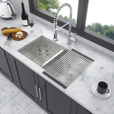 Évier de cuisine à double cuve encastrable 32 x 18 x 9 po en acier inoxydable de calibre 16 avec évier profond de 9 po