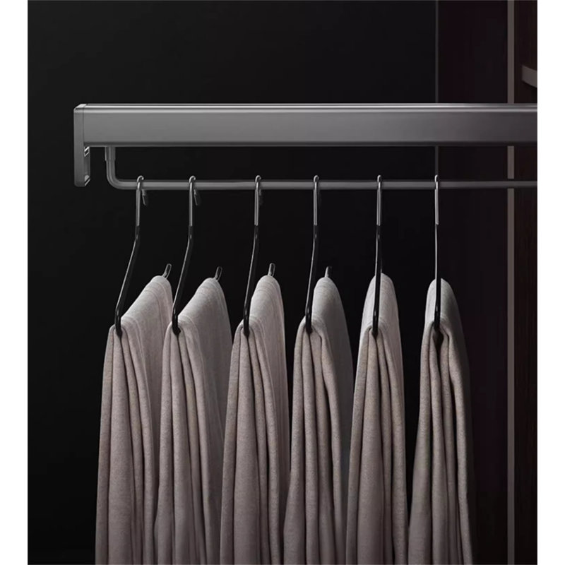 Support à pantalons rétractable Alumiflex, H 3,14 po x l 2,75 po x P 16,73 po