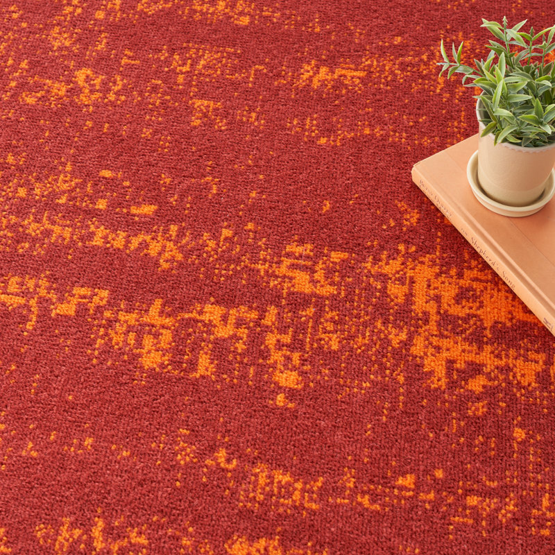 Pentworth Machine Woven Chenille Indoor/Outdoor Area Rug in Red, Round 4'