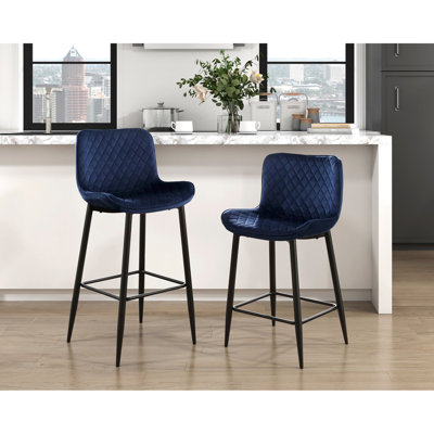 De 2 chaises de bar, un siège en velours bleu foncé, des pieds en métal, un siège de 29 pouces de hauteur, un velours de pub décontracté moderne, des pieds et un design tendance