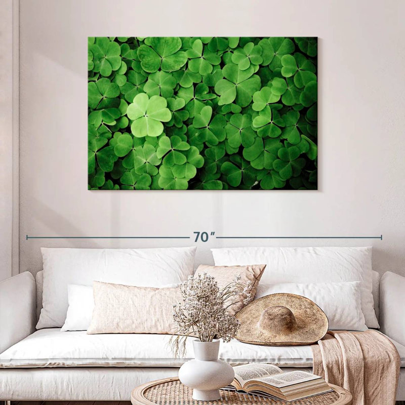 Harnek Green Shamrock Clovers, 30" H x 45" W