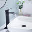 Robinet de salle de bain à un trou-70940535
