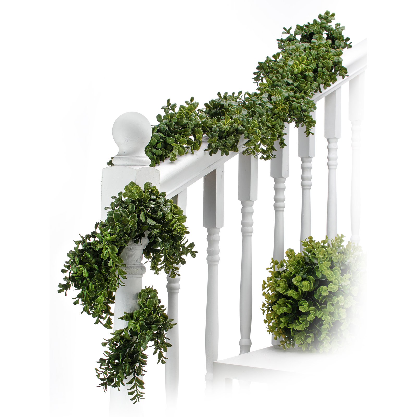 61.81'' in. Faux Boxwood Garland
