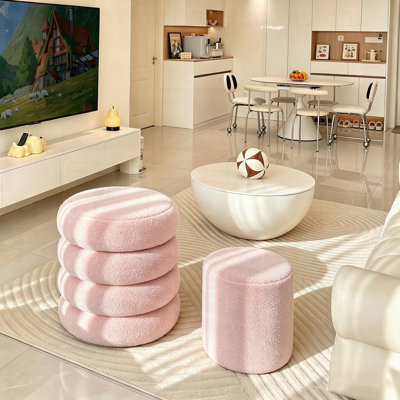 Tabouret de coiffeuse à miroir élégant avec siège rembourré, pour une assise glamour et confortable.