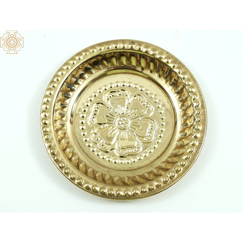 Assiette en laiton Pooja avec motif floral - Thali indien fabriqué à la main pour offrandes de Puja