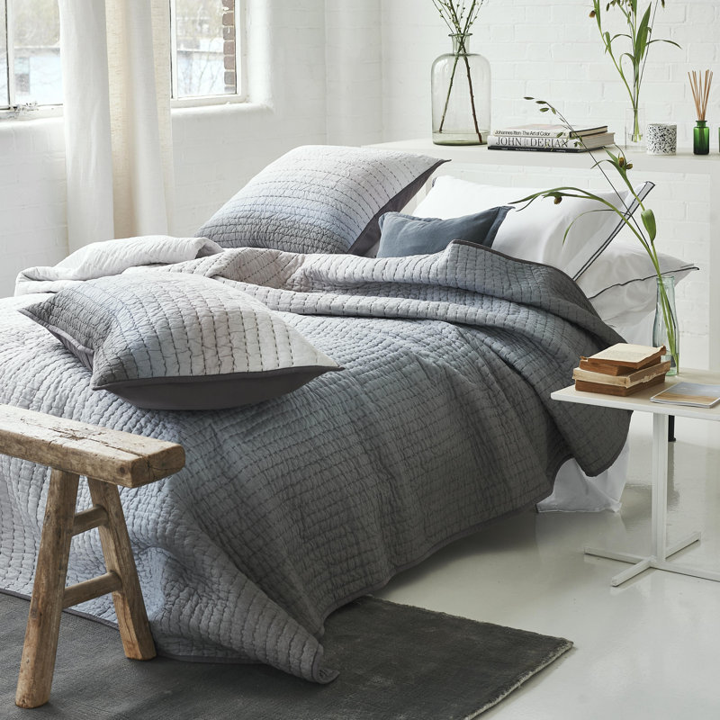 Savoie Dove Cotton Quilt, Queen 