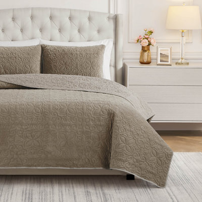 BCBG Astor Velvet Quilt Set